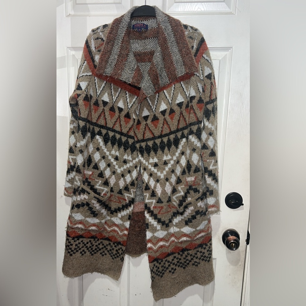 Joseph A. multicoloured cardigan with a boho vibe  #knitwear #boho #Southwestern